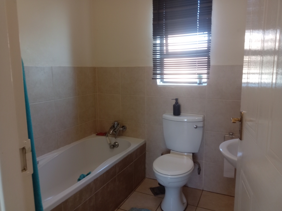 3 Bedroom Property for Sale in Flamwood North West